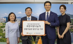 호반그룹 신입사원, 전쟁기념관에서 호국보훈의 달 봉사…호반사랑나눔이는 발전기금 1000만원 전달