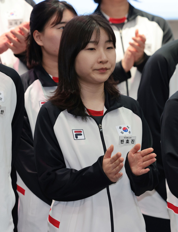 파리 올림픽 눈부신 활약, 여고생 소총수 반효진 선수 대회 신기록 독차지