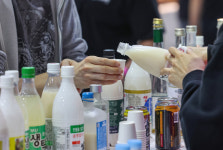 본격 장마 시작, 비오면 ‘막걸리’ 생각?…제대로 알고 건강하게 마시자![SS포커스]