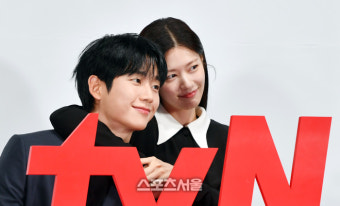 ‘엄친아’ 정해인 “첫 로코 도전 막막하기도…정소민 덕에 빨리 녹아들었다”