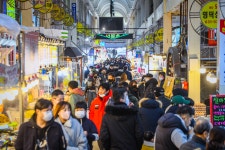 속초관광수산시장, 강원 대표 관광지로 자리매김!