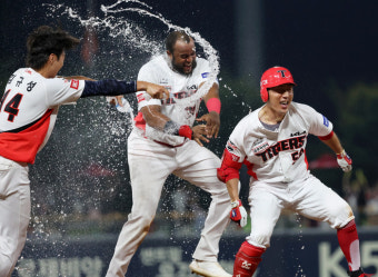 연장 10회, 서건창 끝냈다…KIA, 한화에 4-3 승리 [SS광주in]