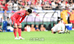 [포토]손흥민, 받아들일 수 없는 0-0 무승부