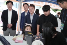 육동한 춘천시장, 메이커 페스티벌 참석