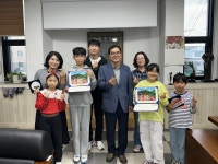 삼척교육문화관,「2024년 책 읽는 가족」인증서 전달