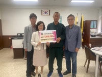 속초시 설악고 13회 청대장학회, 모교에 장학금 전달