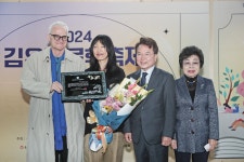 육동한 춘천시장, 김유정 문학축제 시상식 참석