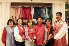 전통에서 현대로, 세계를 향한 한복의 여정