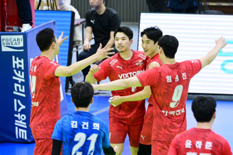 ‘36득점’ 파즐리 앞세운 삼성화재, 2연패 탈출…한국전력은 5연패 ‘늪’[현장리뷰]
