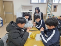 귀래중학교, 졸업생 네일아티스트 초청 진로체험 실시