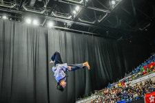 아크로바틱+창의성! ‘17세 신동’ 변재영, 세계태권도품새선수권 프리스타일 금빛 쾌거