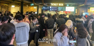 탄핵 후 극장가, 12월 하순 스코어가 겨울 분수령…“영웅 서사 ‘하얼빈’ 흥행이 포인트” [SS무비]