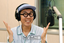 ‘혐의 인정-국적 박탈?’ 김영철, 선 넘은 가짜 뉴스에 분노