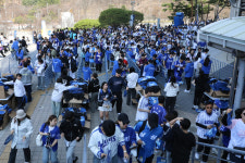 ‘예상대로’ 개막전 10만9950명 ‘꽉’ 찼다…3년 연속 개막전 ‘ALL 매진’+최다 관중 역대 2위 [SS시선집중]