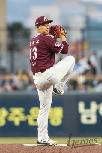 “그냥 한 경기”라더니, 정현우 무려 ‘122구’ 던졌다…승리도 좋은데, 19살 데뷔전 투구수가… [SS시선집중]