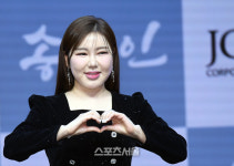 송가인, 안타까운 근황 공개  “감기가 제대로”... 병원서 링거가 4개