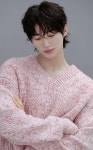 꽃을 든 변우석, 당신 마음에도 봄![★SNS]