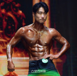 2025 WNGP 피지크 시니어 그랑프리 이준, 영광을 사랑하는 아내와 딸에게... [포토]