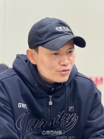 이정효 감독 벤치 복귀, 정경호 감독 “나는 초보 사령탑, 도전하는 정신으로 맞붙겠다”[현장인터뷰]