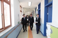 육동한 춘천시장, 교육발전특구 시범지역 운영 학교(춘천 삼육초등학교) 방문