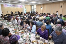 평창군 봉평신협, 어르신 사랑 듬뿍! 효 경로잔치, 흥겨운 웃음꽃 피어나다!