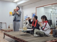 구름 뒤 태양처럼 빛나는 연극 ‘실버라이닝’, 어두운 현실 속 한 줄기 희망 찾는다