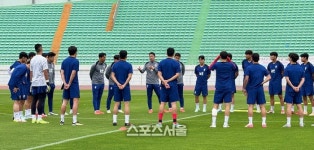 이경수·염기훈 코치 ‘합류’ 이민성호 원주서 첫 훈련, 아시안게임 향해 힘찬 출항[SS현장]