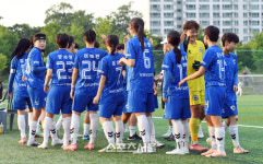 [포토]경기 전 하이파이브 나누는 강원도립대