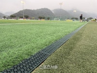 장마·폭우에도 최상의 피치 유지, ‘축구 메카’ 합천군의 철저한 관리가 만든 ‘높은 만족도’[여왕기]