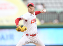 [포토] 김광현 ‘힘찬 투구’