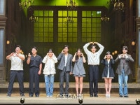 연극 ‘셰익스피어 인 러브’, 영화보다 실감 나는 무대 완성 [SS현장]
