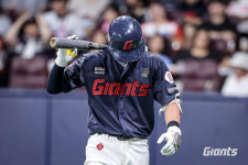 ‘흔들린 필승조-타선 침묵’ 롯데, 키움에 3-6 패배 ‘고척 6연승 마감’…키움 설종진 감독대행 ‘첫 승’ [SS고척in]