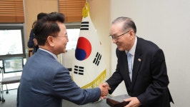 춘천시, 광복절 태극기 달기 우수아파트·유공자 포상