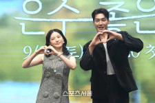 [포토] 이영애-김영광 ‘사랑해요’