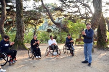 원강수 시장, 장애인 단체와 함께 국형사 무장애 산책로 답사