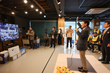 김진태 지사 “전국에서 면적이 가장 넓은 홍천에 스마트 경로당 구축 기뻐”