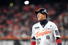 [포토]병살타에 아쉬워하는 한화 하주석