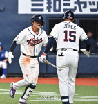“우리가 형제 같대요(웃음)” 대표팀에 싹튼 국경 초월 ‘브로맨스’ 스토리 [SS도쿄in]