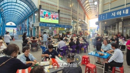 “월드컵 시청은 동부시장 야시장”...춘천시, 새로운 시장 문화 즐긴다