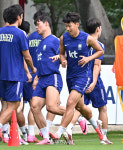 [포토]나란히 훈련하는 손흥민과 오현규