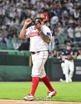 [포토]6이닝을 무실점으로 막는 SSG 아빌라