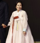 ‘건강 이상설’ 일축했던 김혜자, 진짜 괜찮나? 무대인사 당일 취소