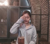 “친구 같은 사이”랬는데…손나은, 모친상 비보