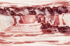 행복하게 키운 날씬한 돼지고기의 맛