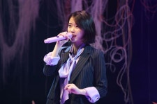 아이유 “일부러 술 마시고 곡 작업도”