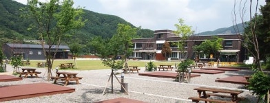 ‘폐교의 변신’… 파주 별난독서캠핑장 21일 개장