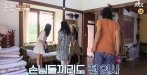 효리네 민박 연상연하 부부+여성 손님 도착 활기