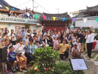 [북스테이에서 온 편지] 책방 마당 음악회로 읽어보는 예술가의 삶