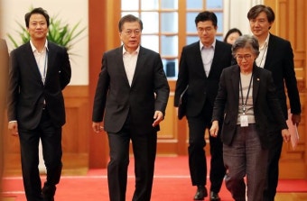 문 대통령ㆍ여야 대표, 27일 만찬회동… 홍준표 또 불참