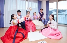 전통놀이에 경품까지…명절 기분은 리조트에서?